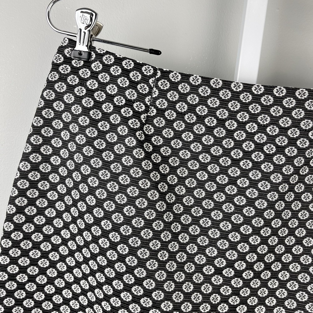 Garnet Hill‎ Jacquard Pencil Skirt Womens 8 Black White Medallion Preppy - Picture 2 of 6